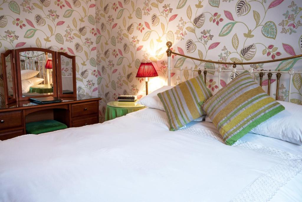 Bishopsgate House Hotel Бомарис Номер фото